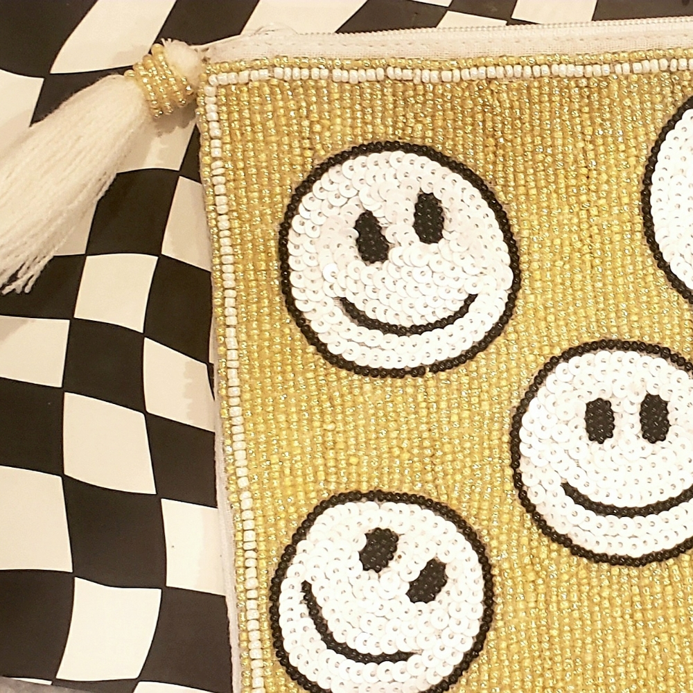 Beaded Yellow & White Smile Face Purse/Pouch